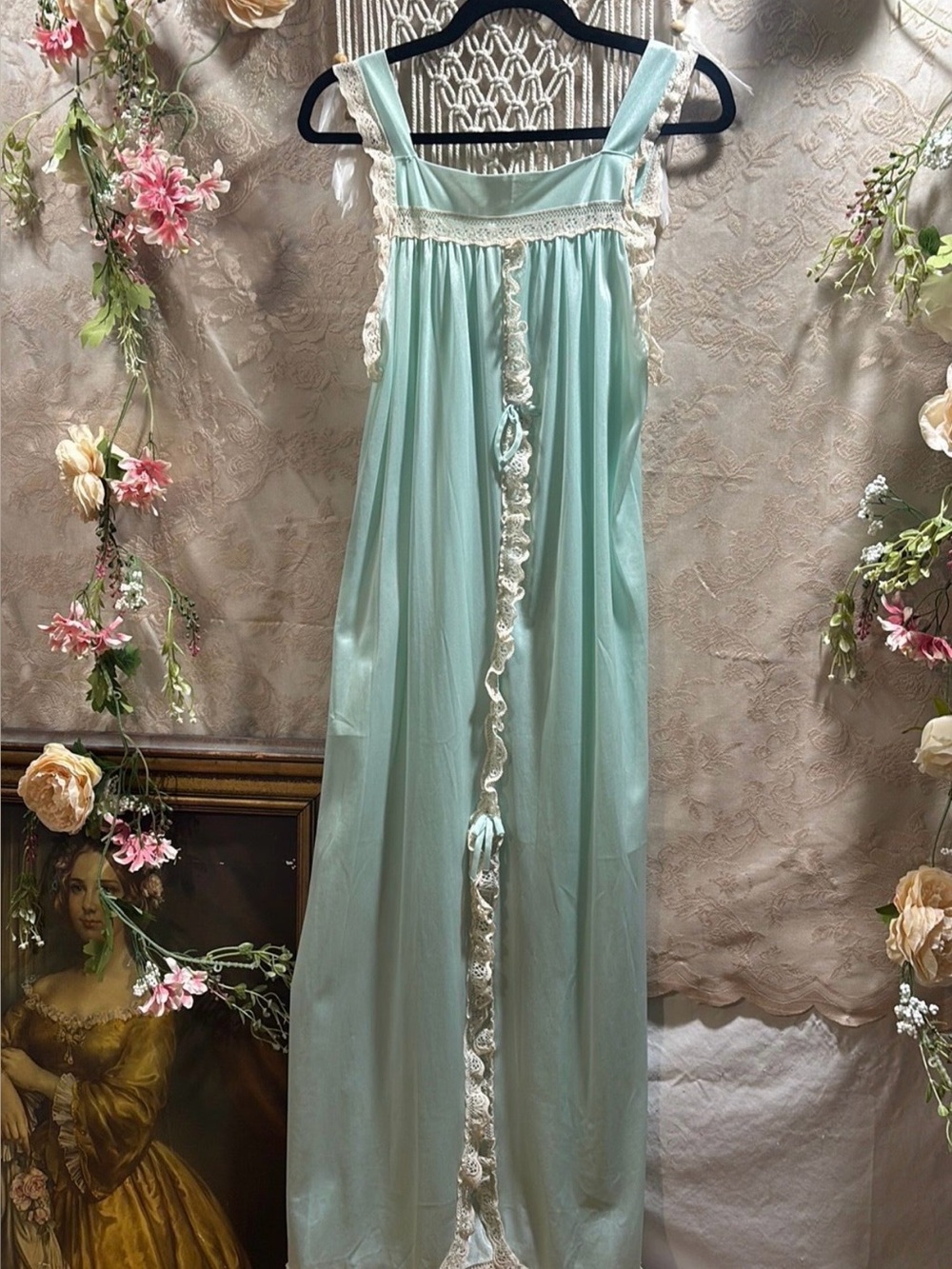 Seafoam Mint 60s-70s
Glencraft Nylon Nightgown